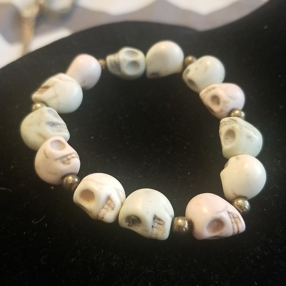 IVORY Skull Pastel Stretch Bracelet